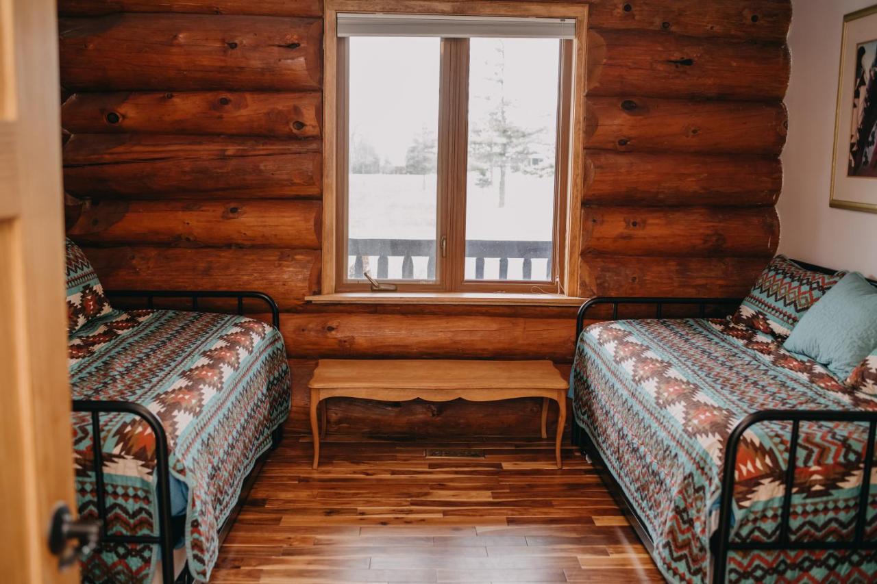 The Lodge At Lakeshore Belle River Exterior photo